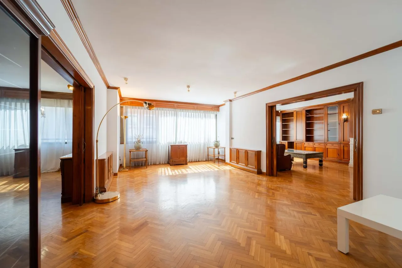 living - 352m² apartment for sale in Sant Francesc, Valencia - gallery - 2