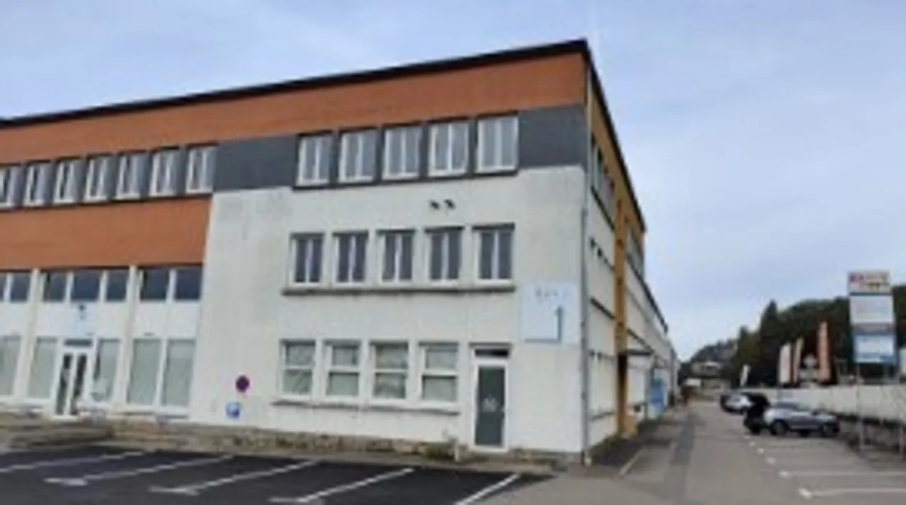 logistics - Light Industrial Premises / Offices For Rent - gallery - 2