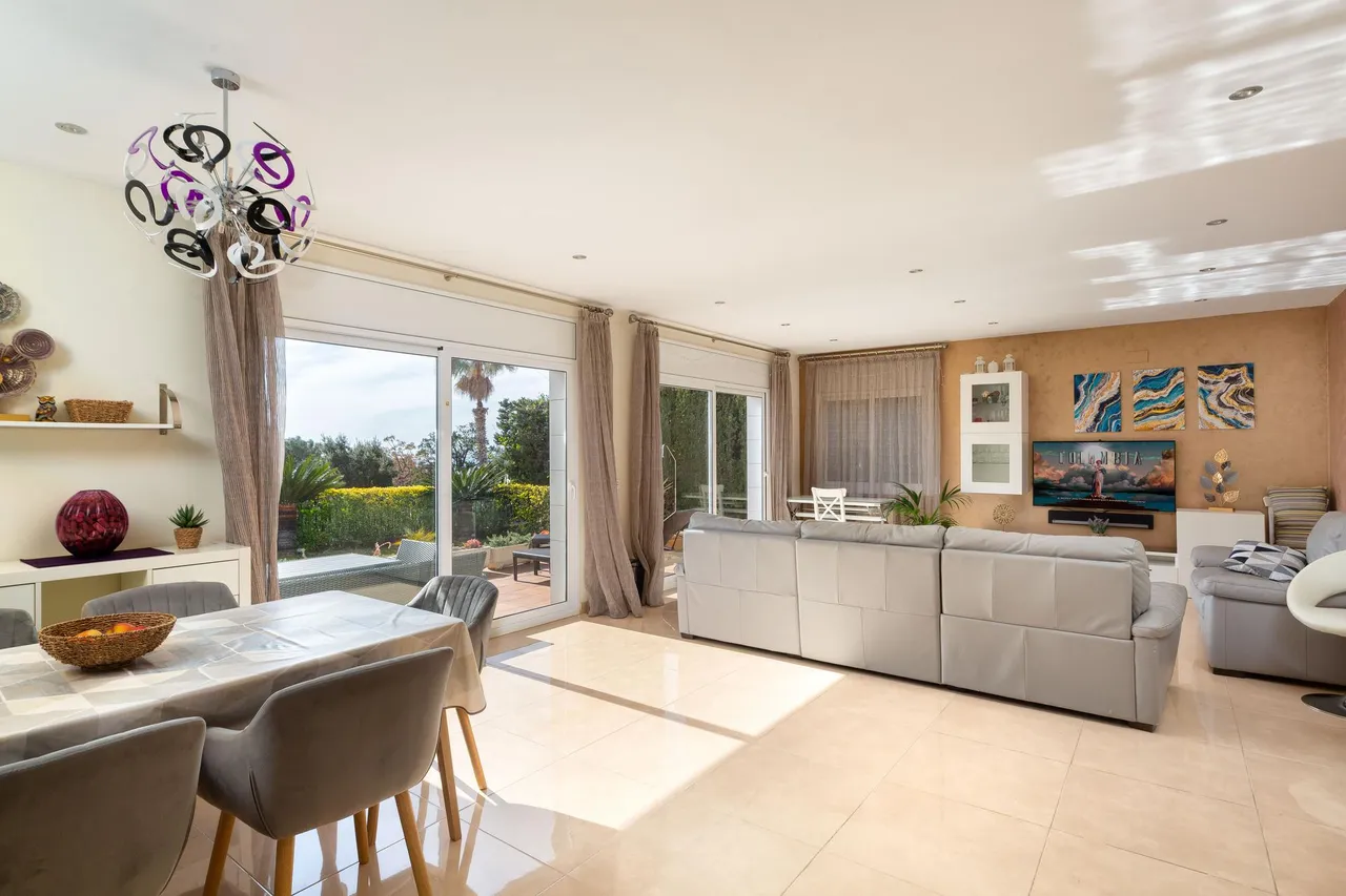 living - 224m² house / villa for sale in Lloret de Mar, Costa Brava - gallery - 7