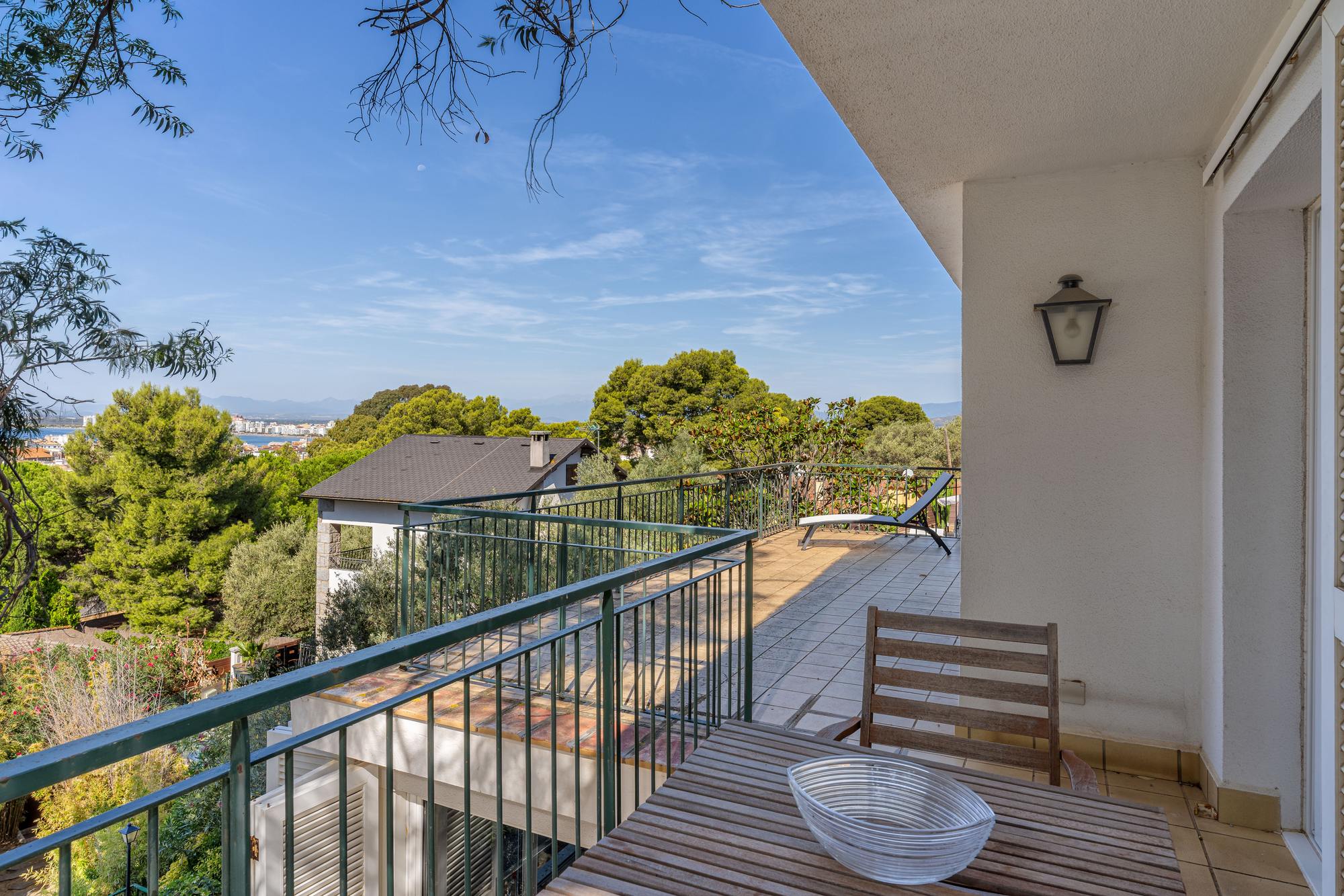 living - Casa / villa de 387m² en venta en Bahía de Rosas - gallery - 7