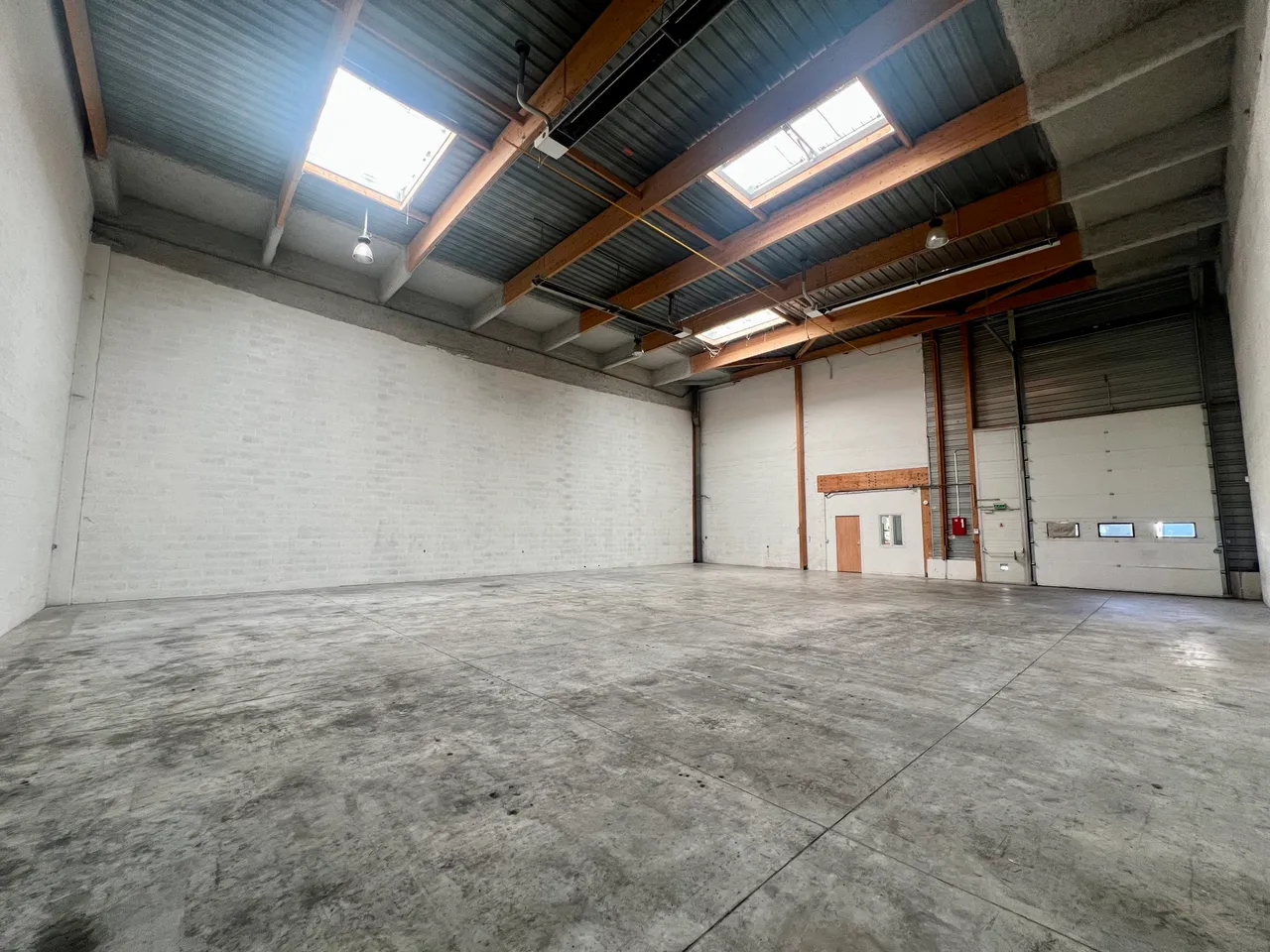 logistics - Light Industrial Premises / Offices For Rent - gallery - 8
