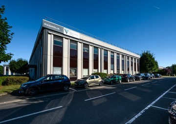 logistics - Activités / Bureaux À Louer - featured