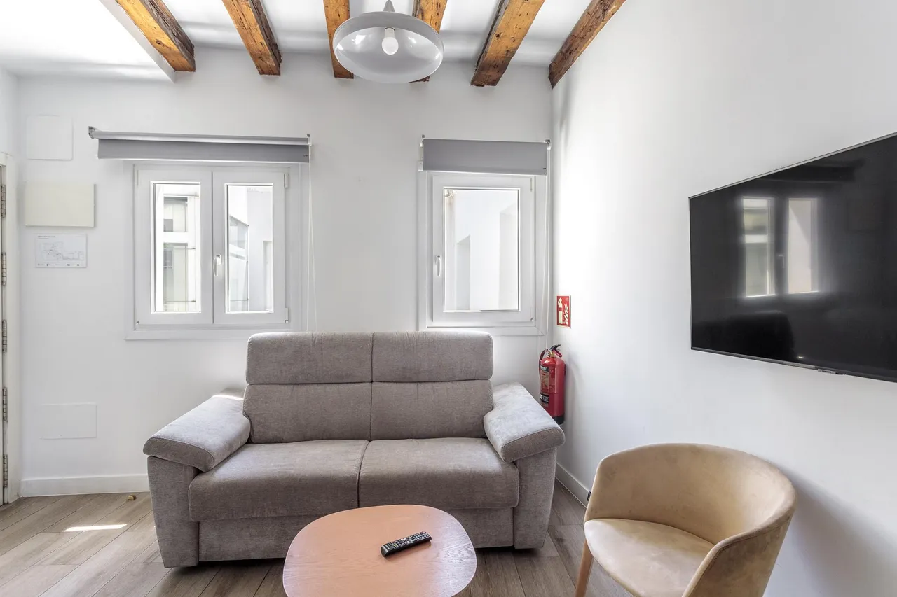 living - Piso de 95m² en alquiler en Sol, Madrid - gallery - 3