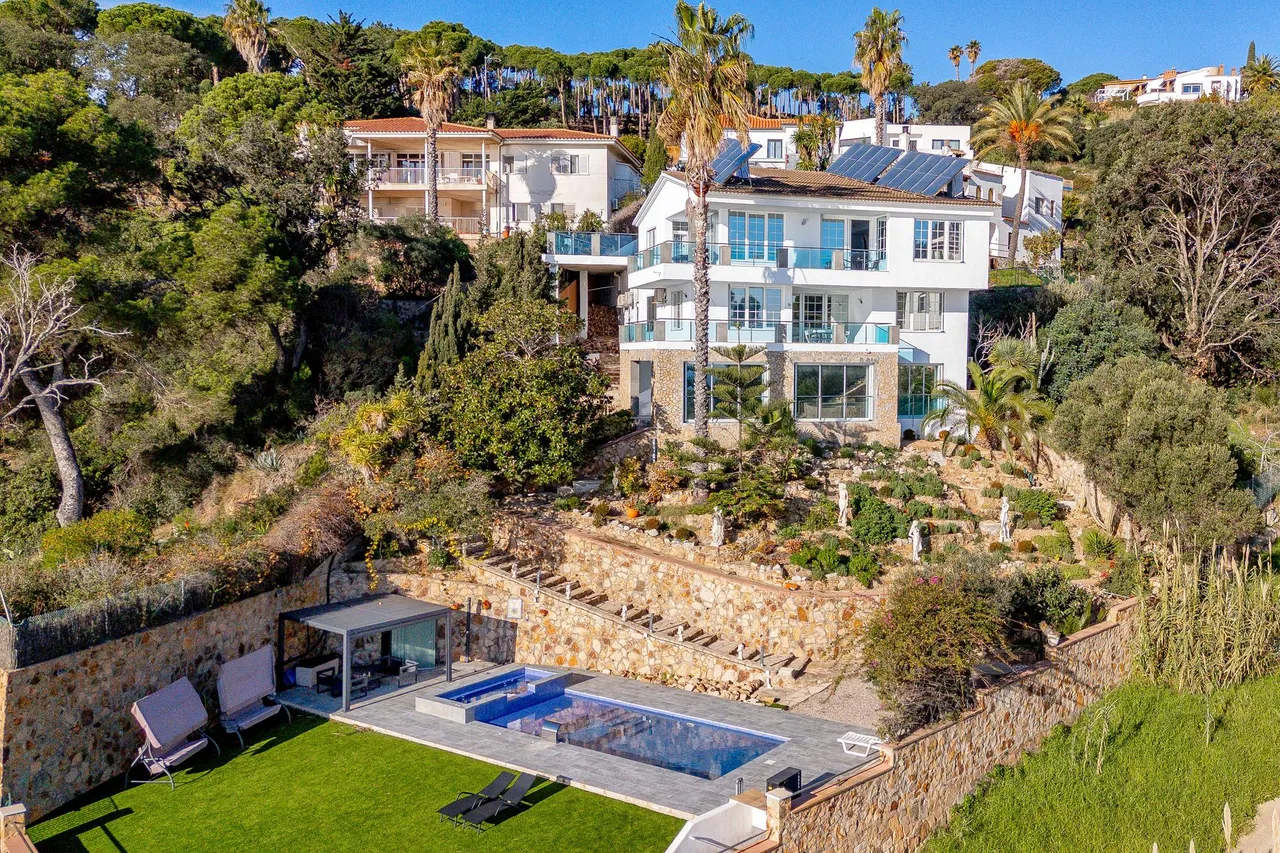 living - 609m² house / villa for sale in Lloret de Mar, Costa Brava - gallery - 3