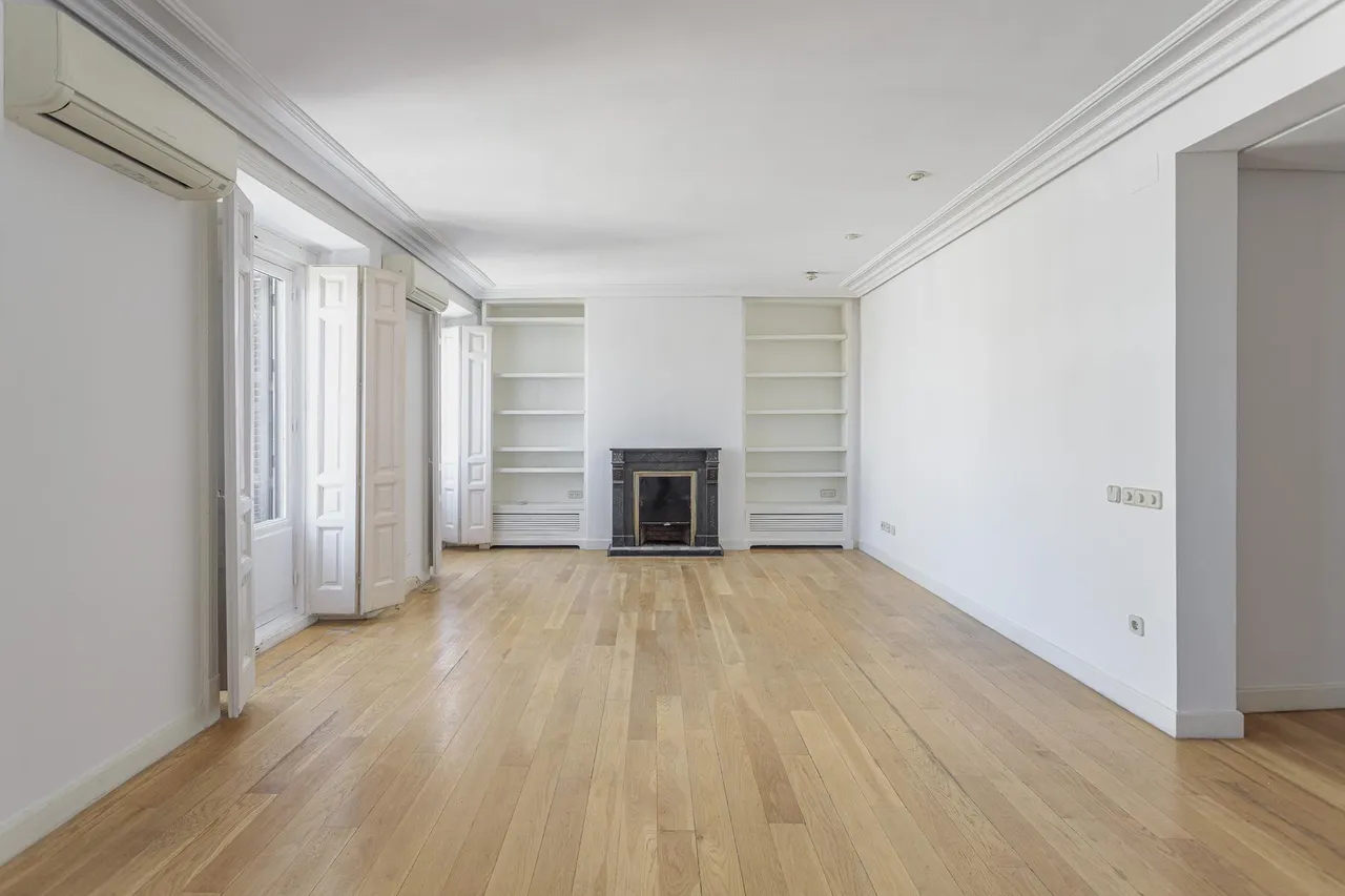 living - Piso de 140m² en alquiler en Palacio, Madrid - gallery - 5