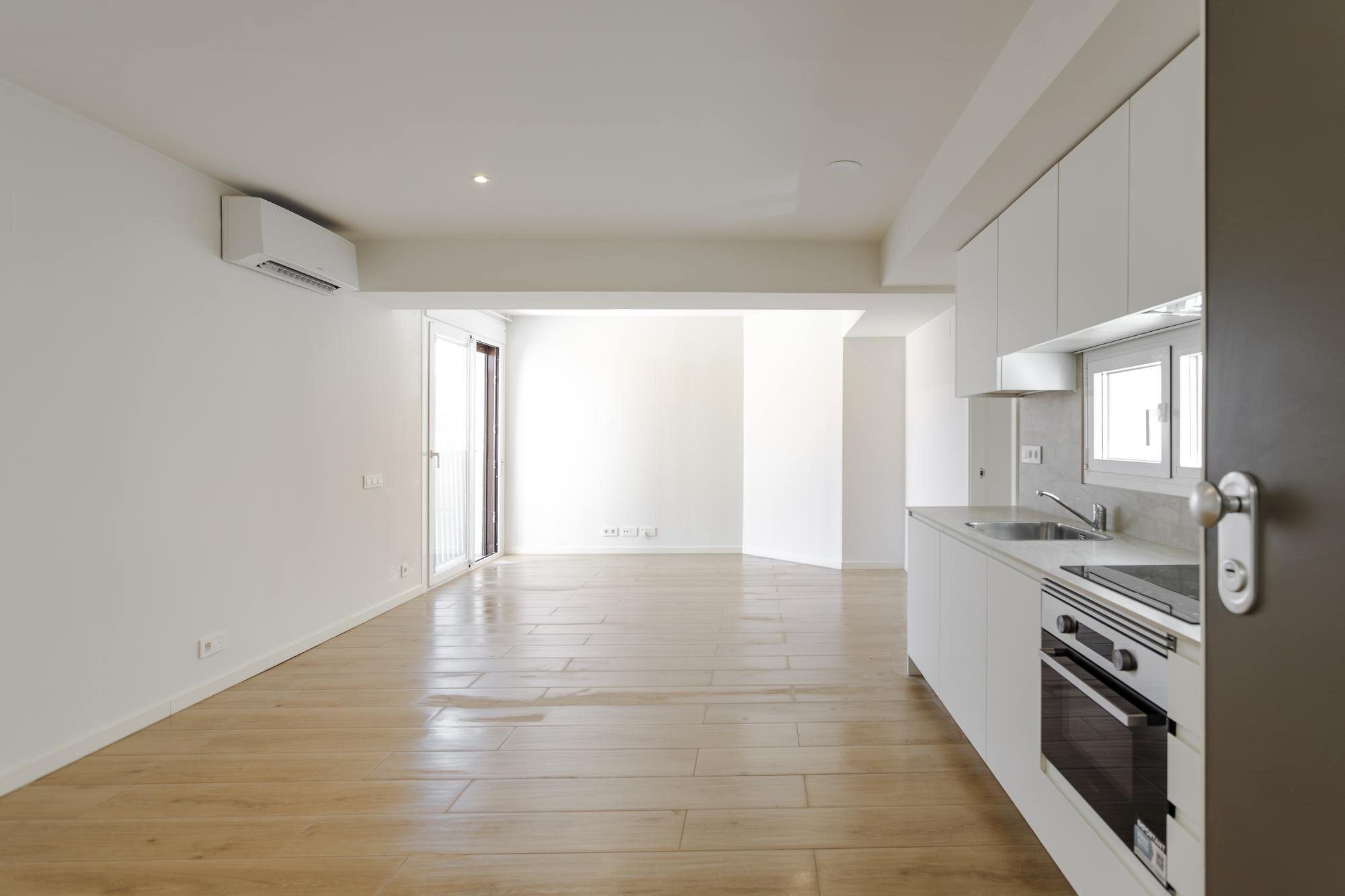 living - Piso de 65m² en alquiler en Ventilla - Almenara, Madrid - gallery thumbnail - 1