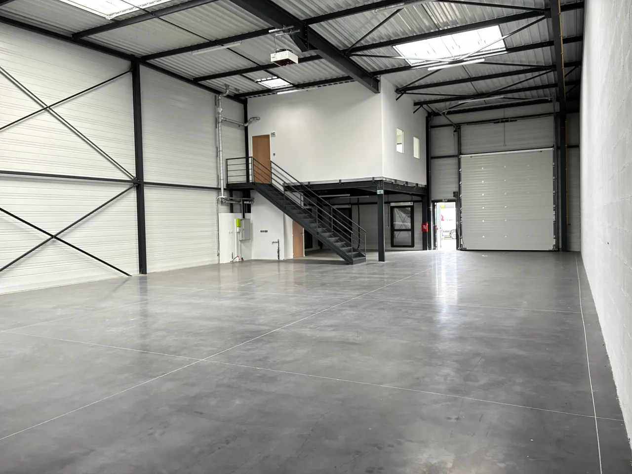 logistics - Activités / Bureaux À Louer - gallery - 4