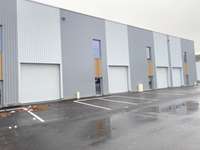 logistics - Activités / Bureaux À Louer - gallery thumbnail - 2
