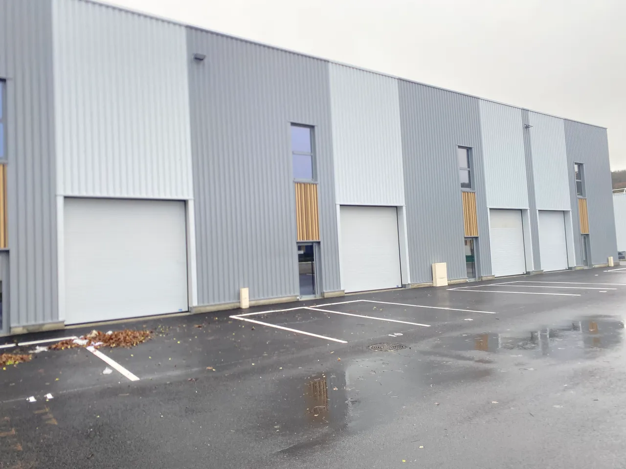 logistics - Light Industrial Premises / Offices For Rent - gallery - 2