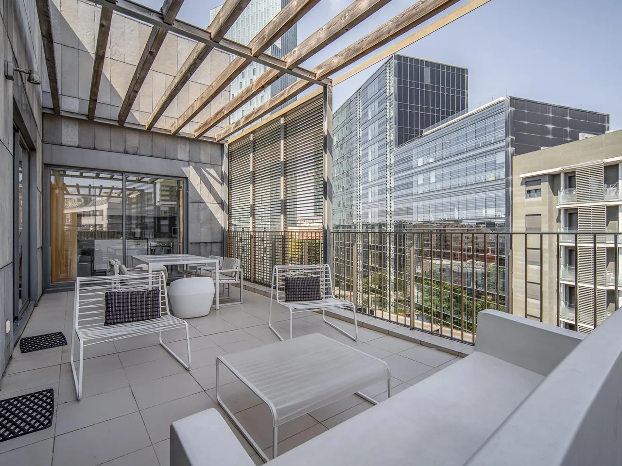 living - Ático de 74m² con 40m² terraza en venta en Poblenou - gallery - 3