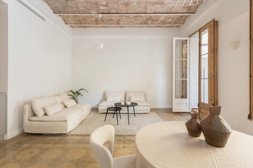 living - 140m² apartment with 42m² terrace for sale in Eixample Left - featured
