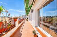 living - 90m² penthouse with 64m² terrace for sale in Sants-Badal - gallery thumbnail - 10
