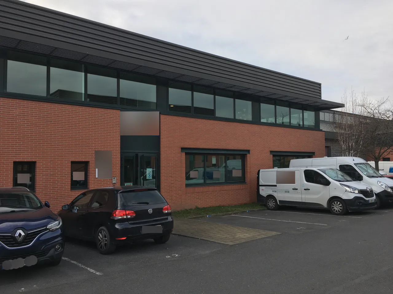 logistics - Light Industrial Premises / Offices For Rent - gallery - 3