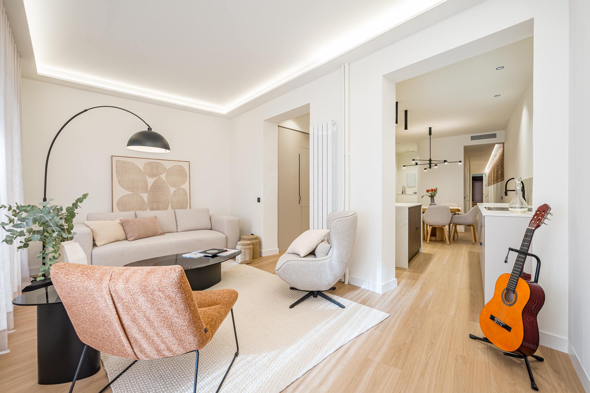 living - 139m² apartment for sale in Universidad, Madrid - featured