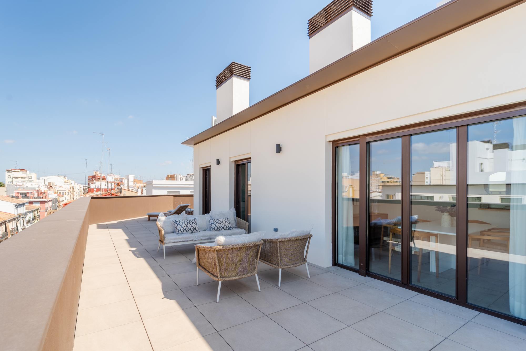 living - 210m² penthouse with 100m² terrace for sale in El Mercat - gallery thumbnail - 2