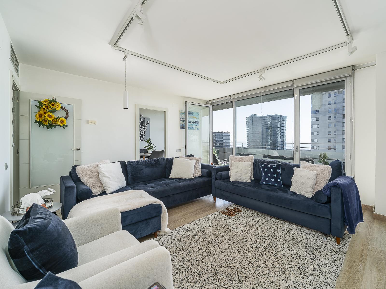living - Piso de 105m² con 10m² terraza en venta en Diagonal Mar - gallery thumbnail - 8