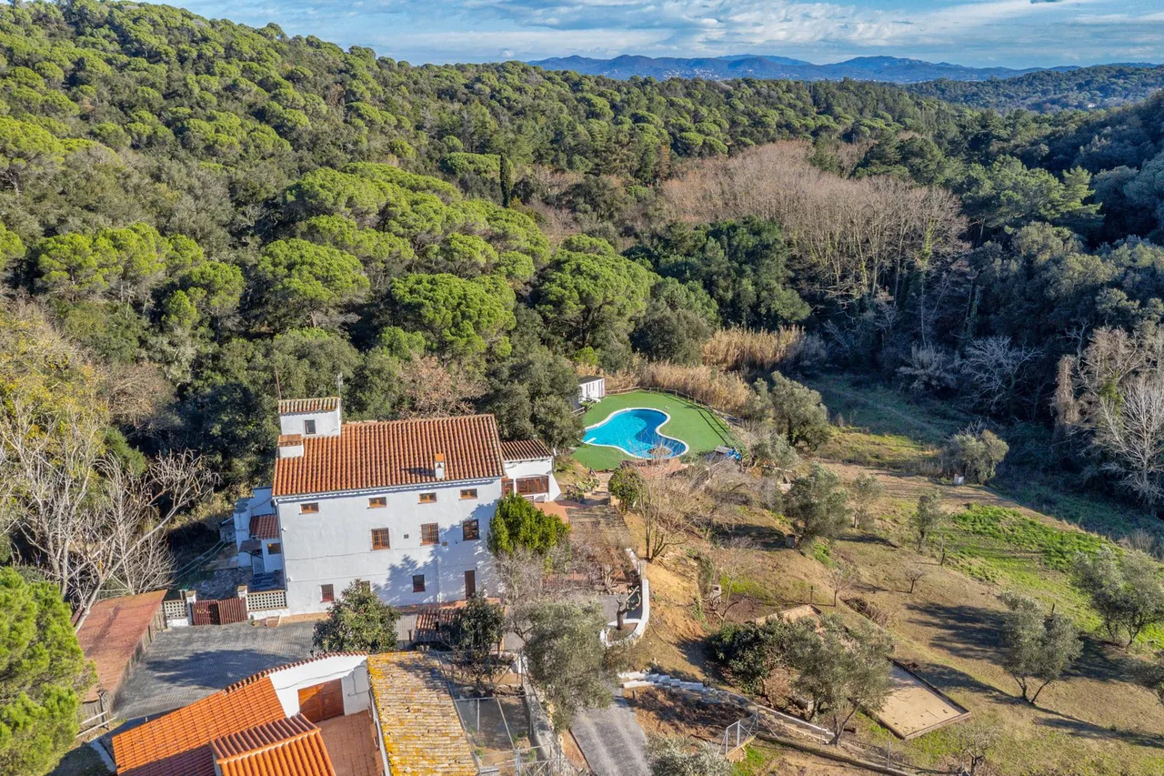 living - 651m² country house for sale in Maresme Inland, Barcelona - gallery - 3