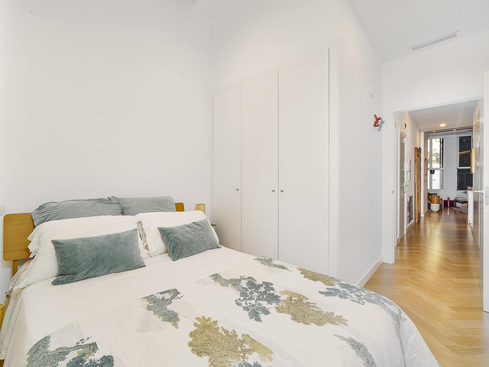 living - Piso de 70m² con 27m² de jardín en venta en Poble Sec - gallery thumbnail - 10