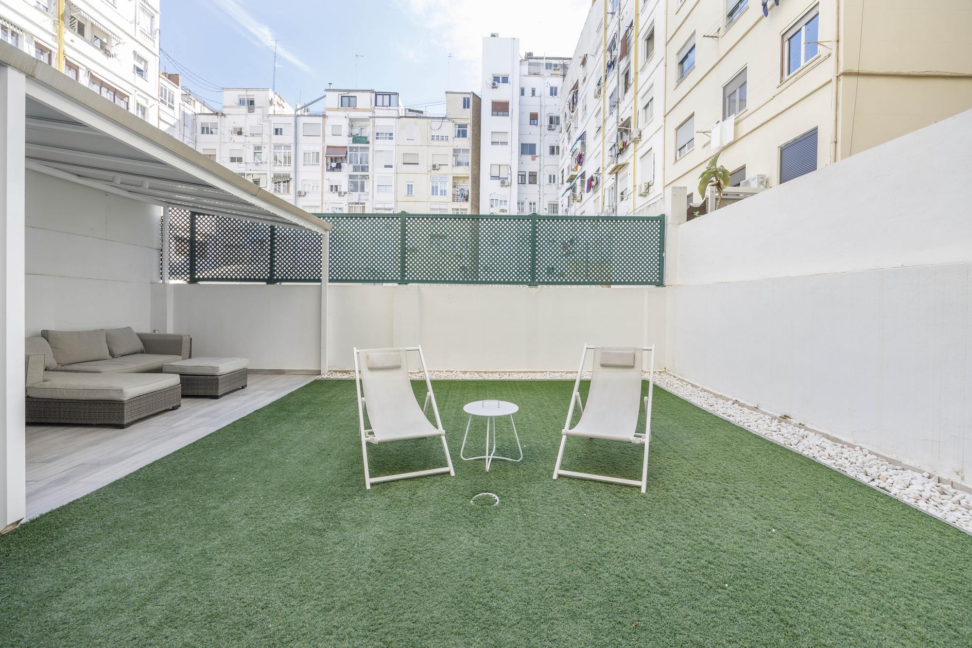 living - Piso de 155m² con 50m² terraza en alquiler en Gran Vía - gallery thumbnail - 8