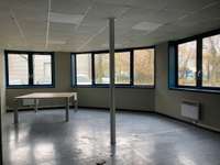 logistics - Local d’activités À Louer - gallery thumbnail - 8