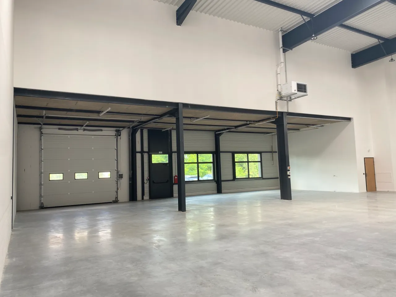 logistics - Activités / Bureaux À Louer - gallery - 2