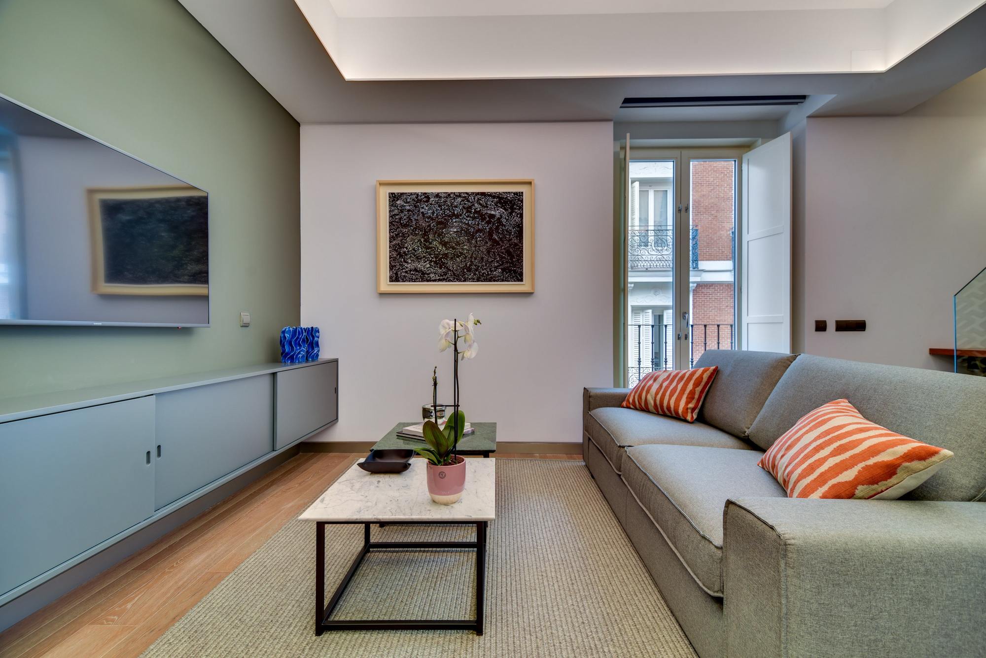 living - 120m² apartment for rent in Chueca - Justicia, Madrid - gallery thumbnail - 3