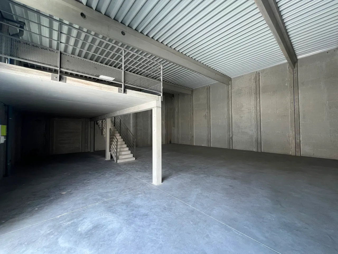 logistics - Activity Facility For Rent - For Sale - gallery - 5