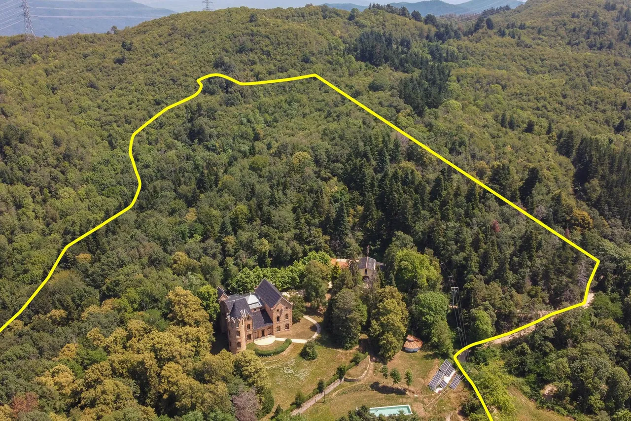 living - 1,966m² castle / palace for sale in La Selva, Girona - Floor Plan - 1