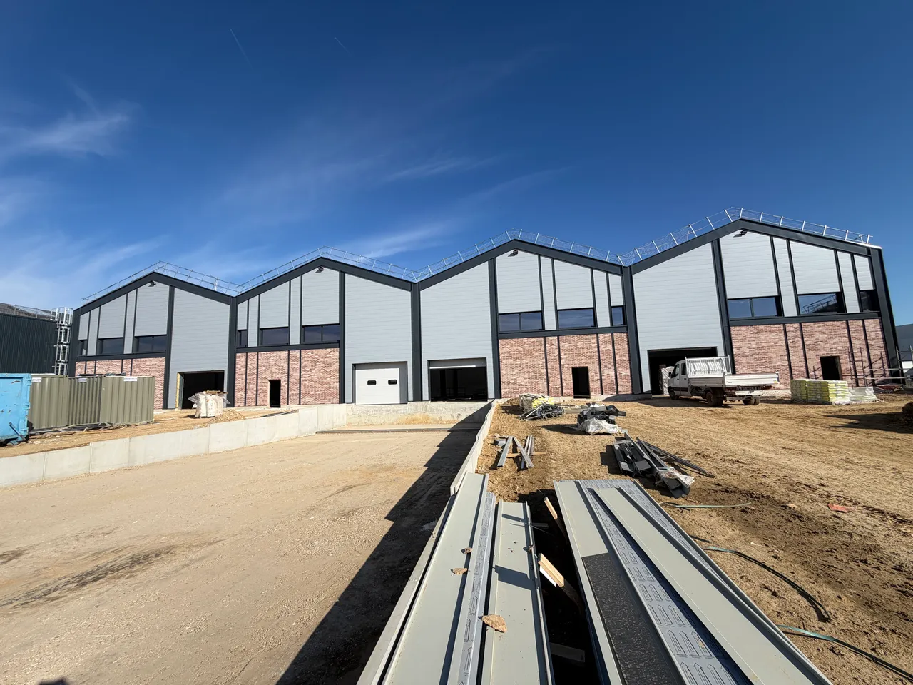 logistics - Activités / Bureaux À Louer - gallery - 2