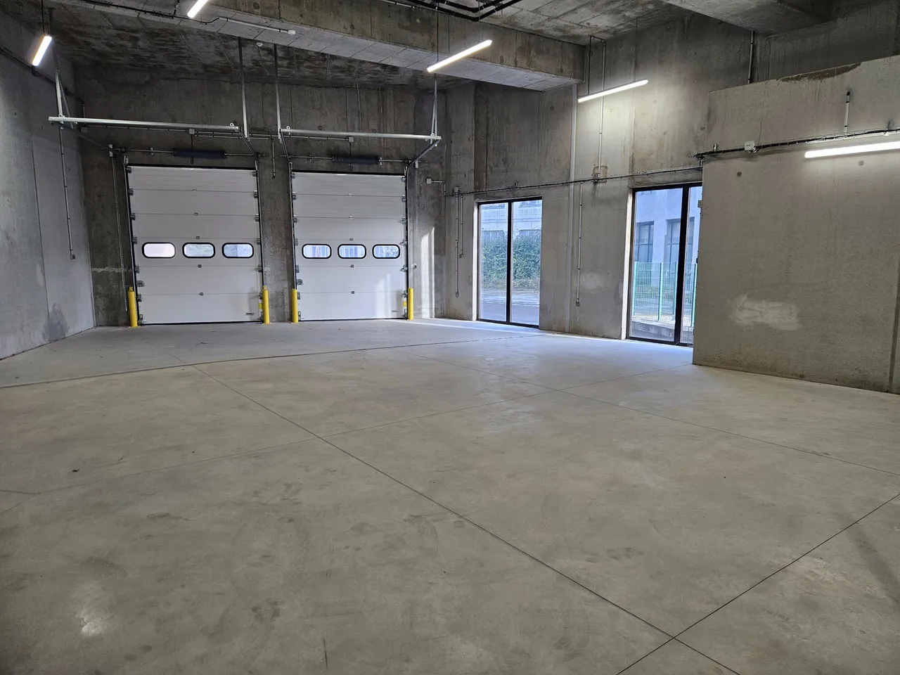 logistics - Warehouse / Offices For Rent - gallery - 6