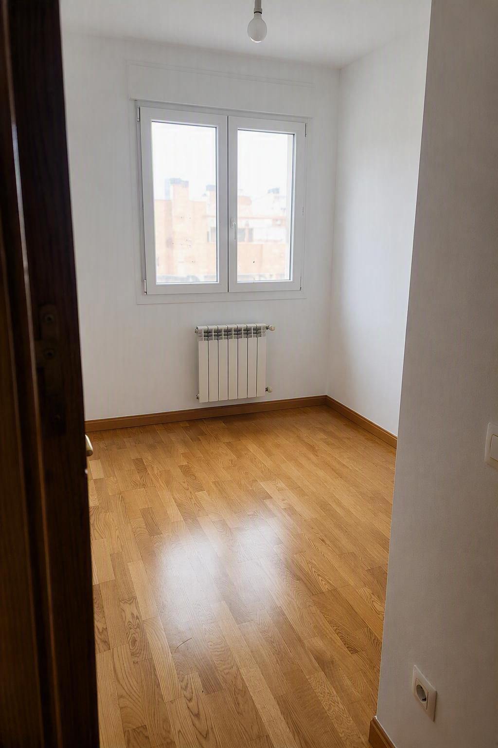 living - Piso de 141m² en venta en Sanchinarro, Madrid - gallery thumbnail - 7