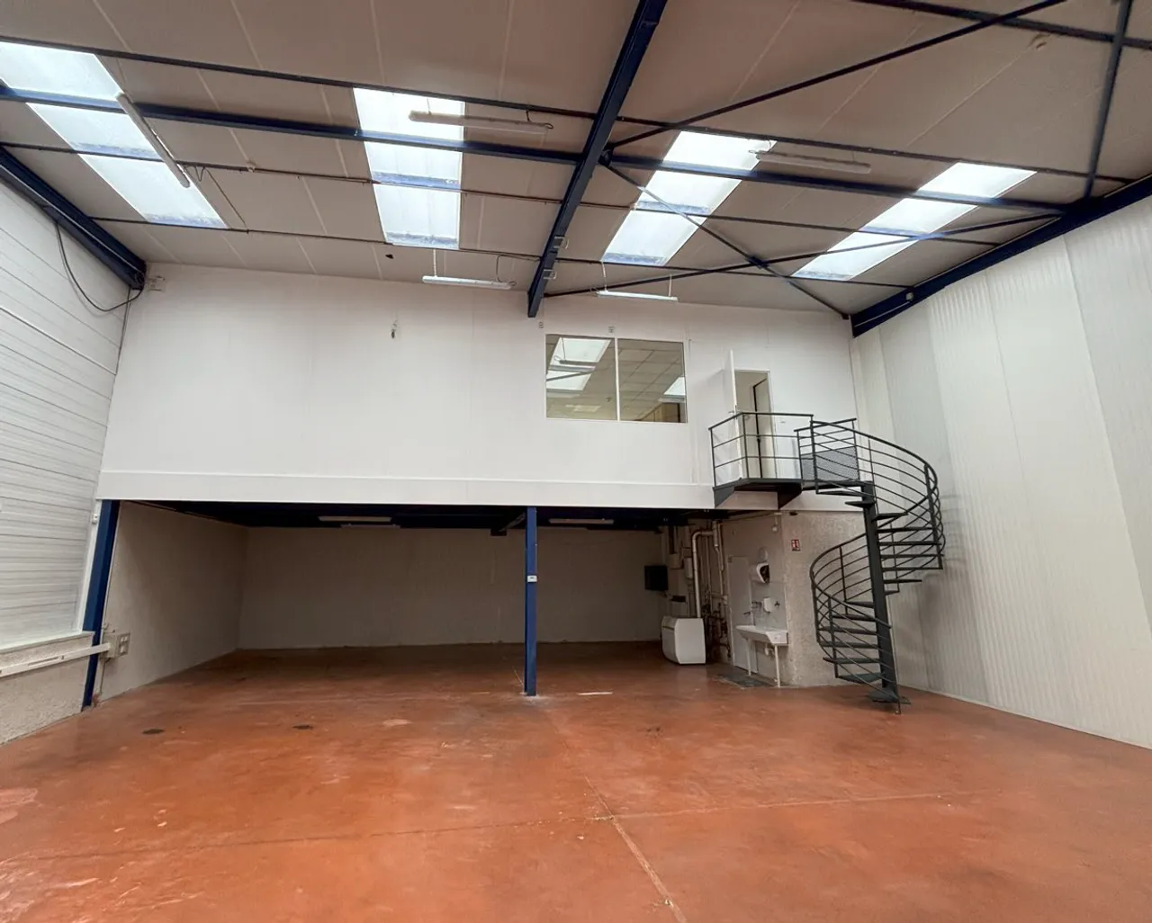 logistics - Light Industrial Premises / Offices For Rent - gallery - 8