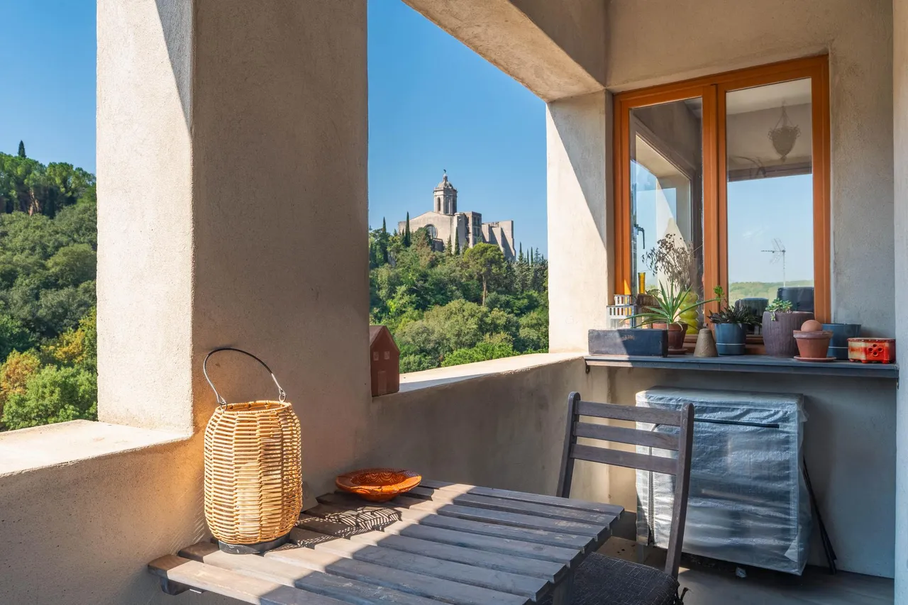 living - Edificio de 475m² con 214m² de jardín en venta en Barri Vell - gallery - 2