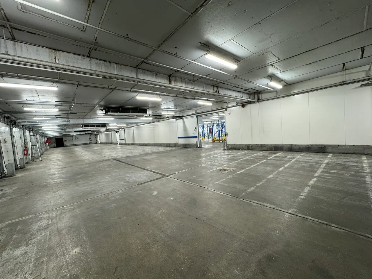 logistics - Logistics Warehouse For Rent - gallery - 6