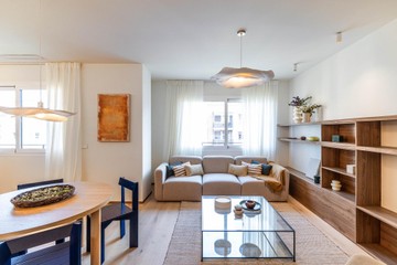 living - Piso de 105m² en venta en Ibiza, Madrid - featured