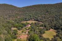 living - Casa rural de 1,014m² en venta en La Garrotxa, Girona - gallery thumbnail - 7