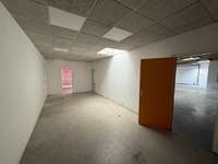 logistics - Activités / Bureaux À Louer - gallery thumbnail - 3
