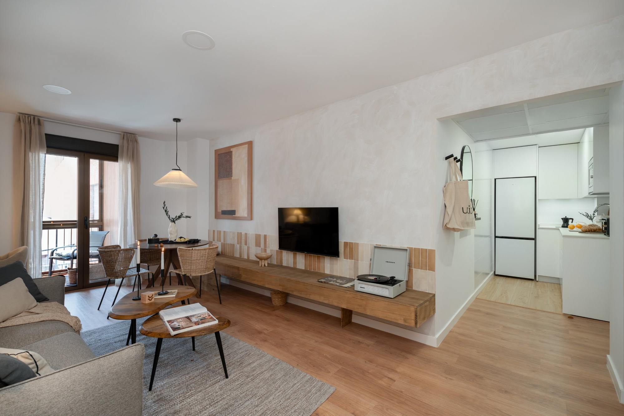 living - 73m² apartment for sale in Universidad, Madrid - gallery thumbnail - 4