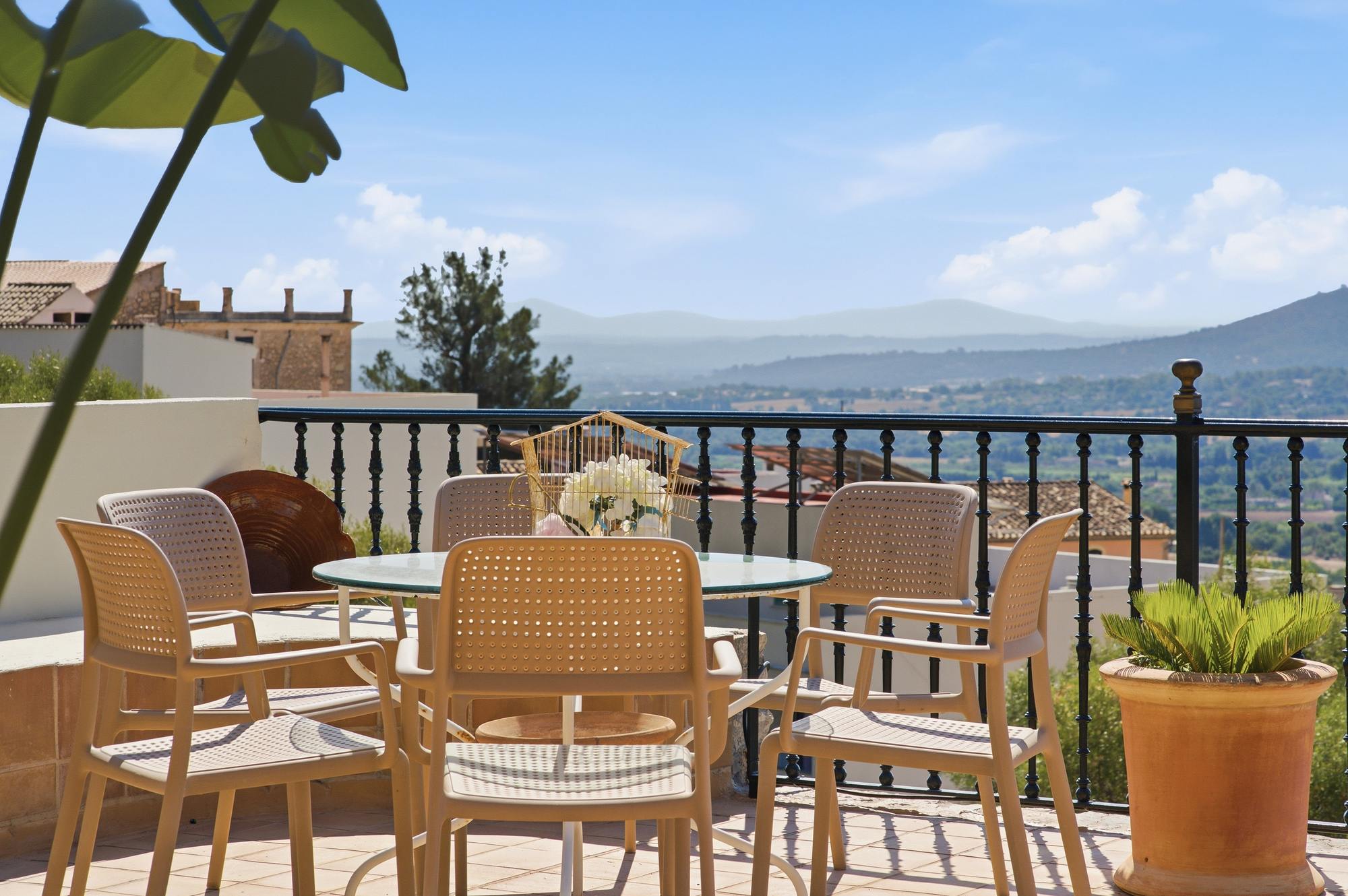 living - Casa rural de 500m² en venta en Selva, Islas Baleares - gallery thumbnail - 3