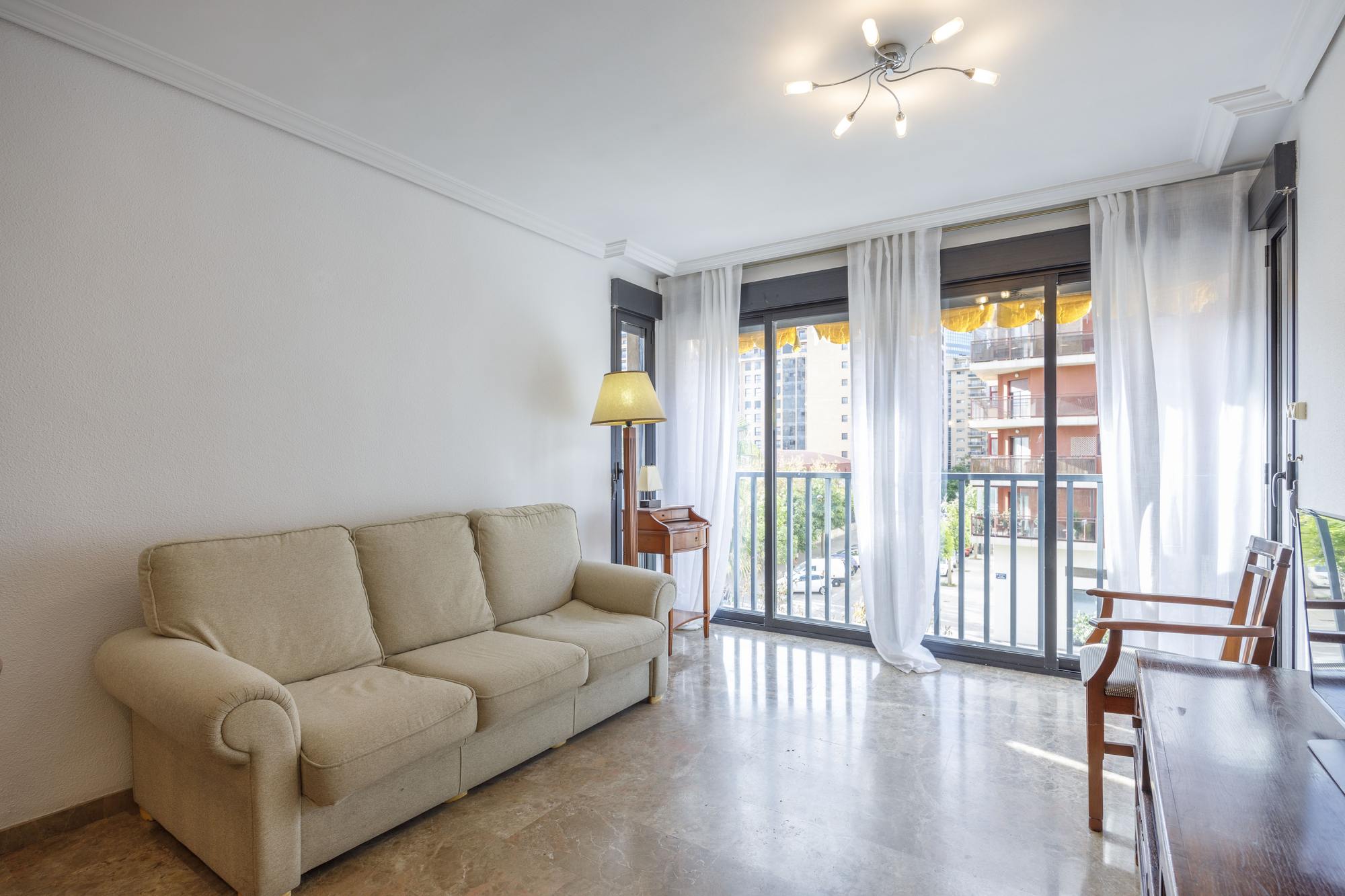 living - Piso de 98m² en alquiler en Ciudad de las Ciencias - gallery thumbnail - 3