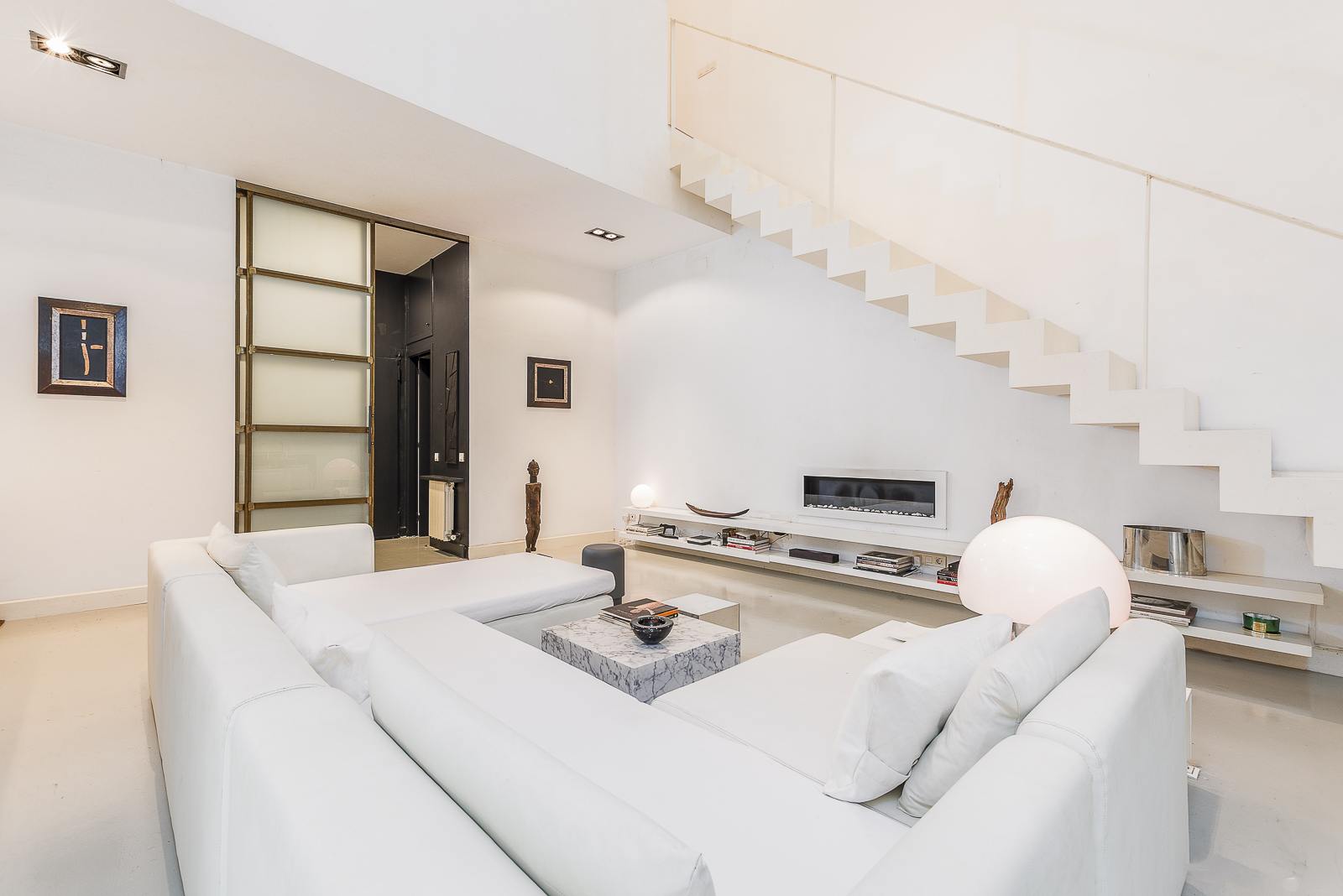living - Piso de 176m² con 30m² terraza en venta en El Born - featured