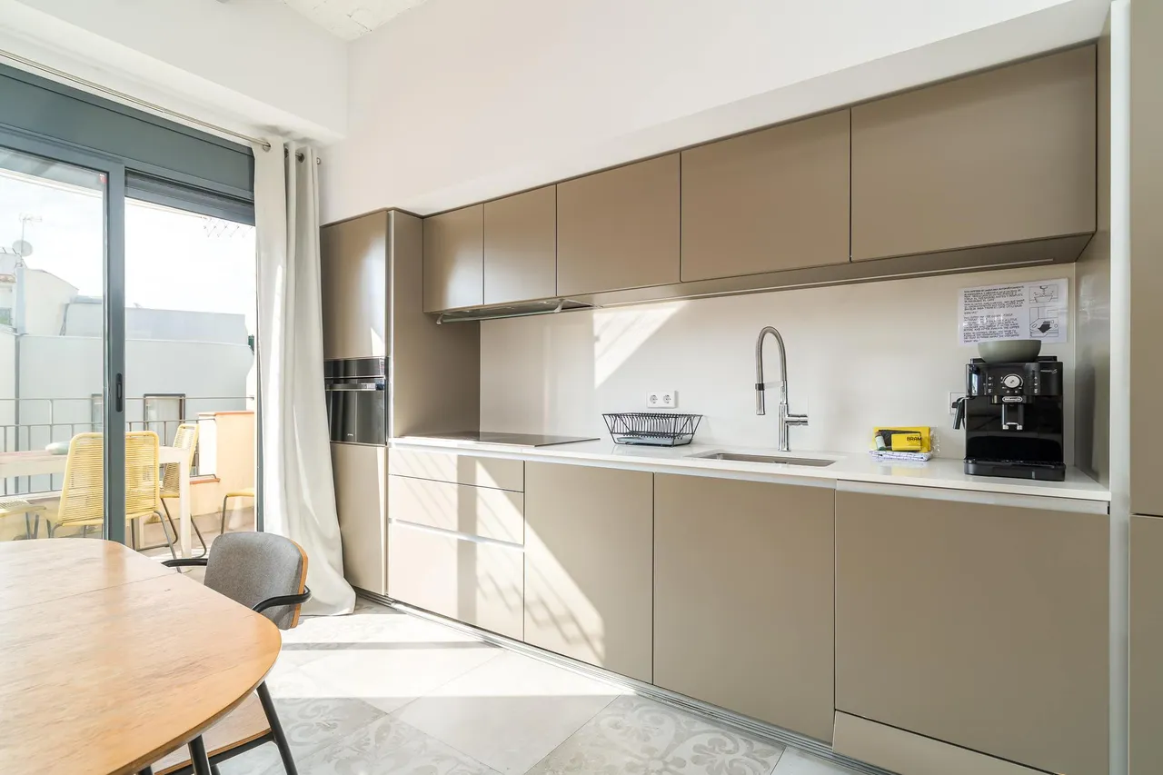 living - Ático de 85m² con 34m² terraza en venta en Eixample Derecho - gallery - 6