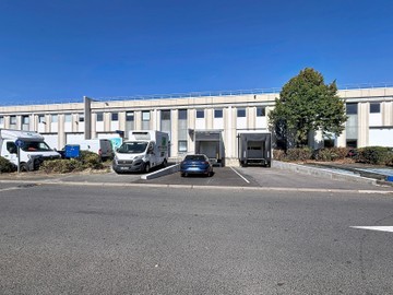 logistics - Entrepôt / Bureaux À Louer - featured