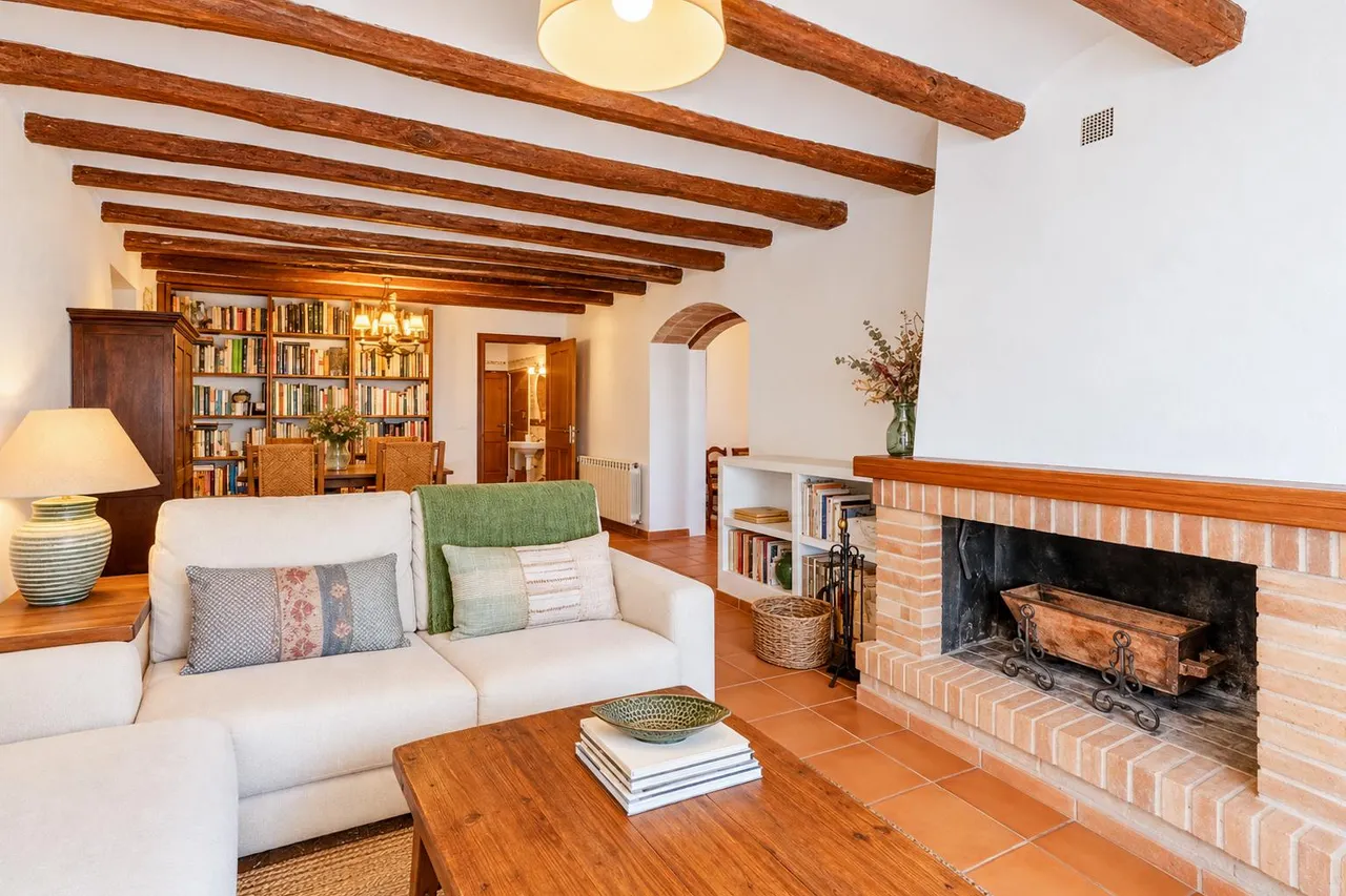 living - Casa rural de 436m² en venta en Penedès, Barcelona - gallery - 9