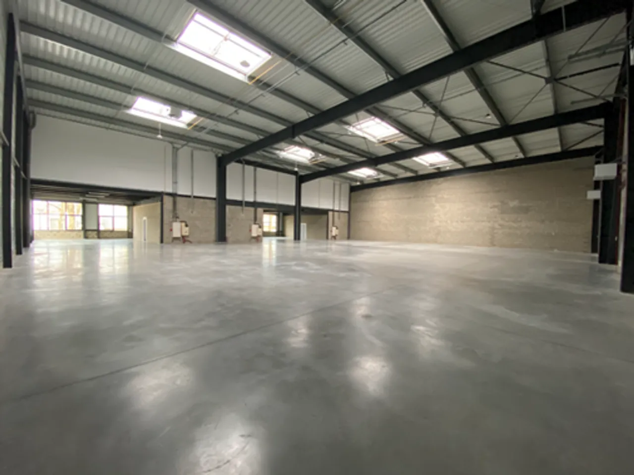 logistics - Activités / Bureaux À Louer - gallery - 2