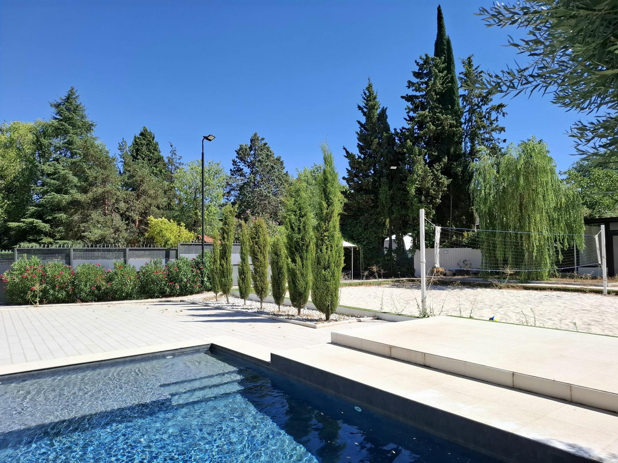 living - 350m² house / villa for sale in La Moraleja Urbanización - gallery thumbnail - 1