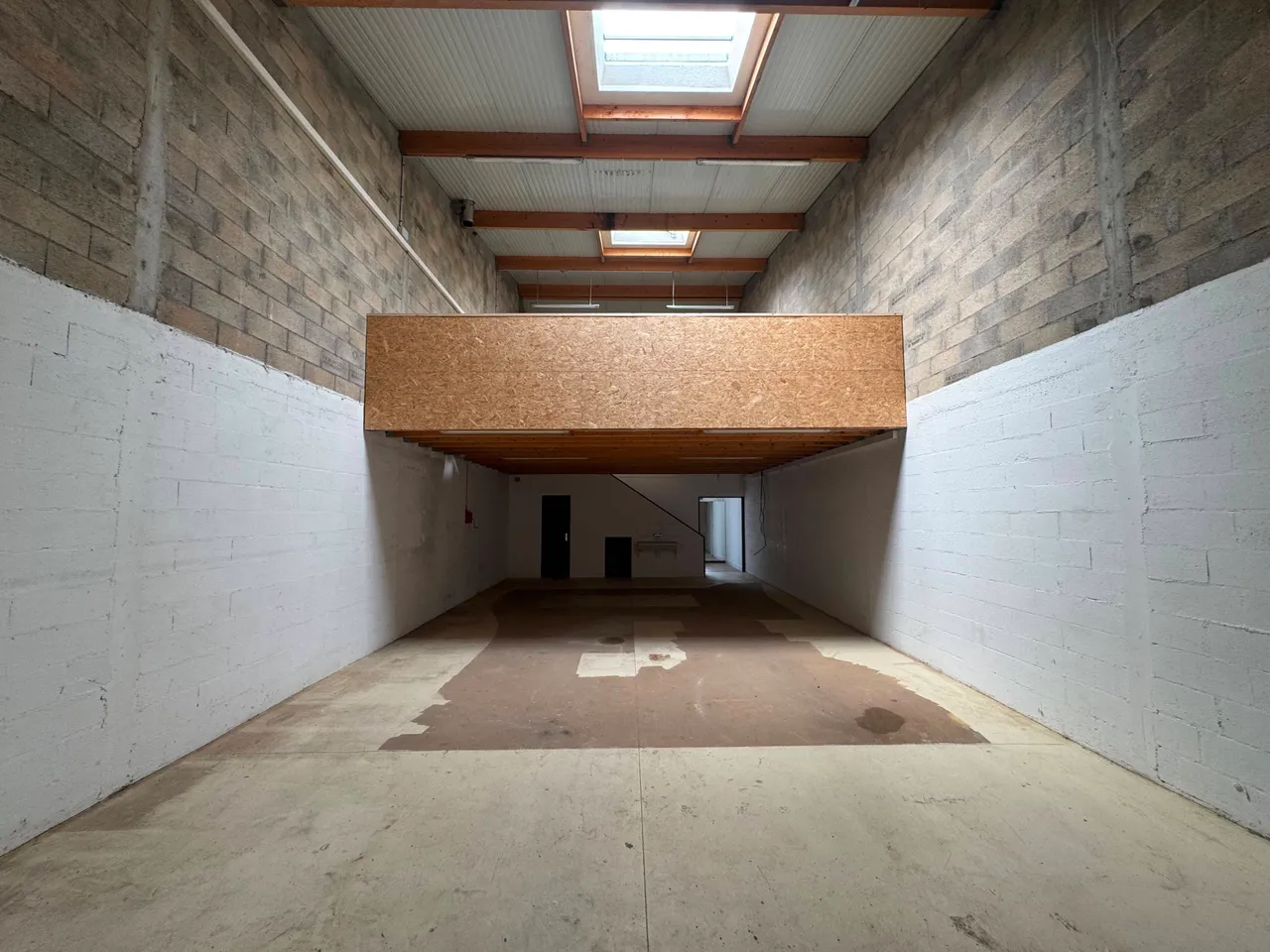 logistics - Light Industrial Premises / Offices For Rent - gallery - 6