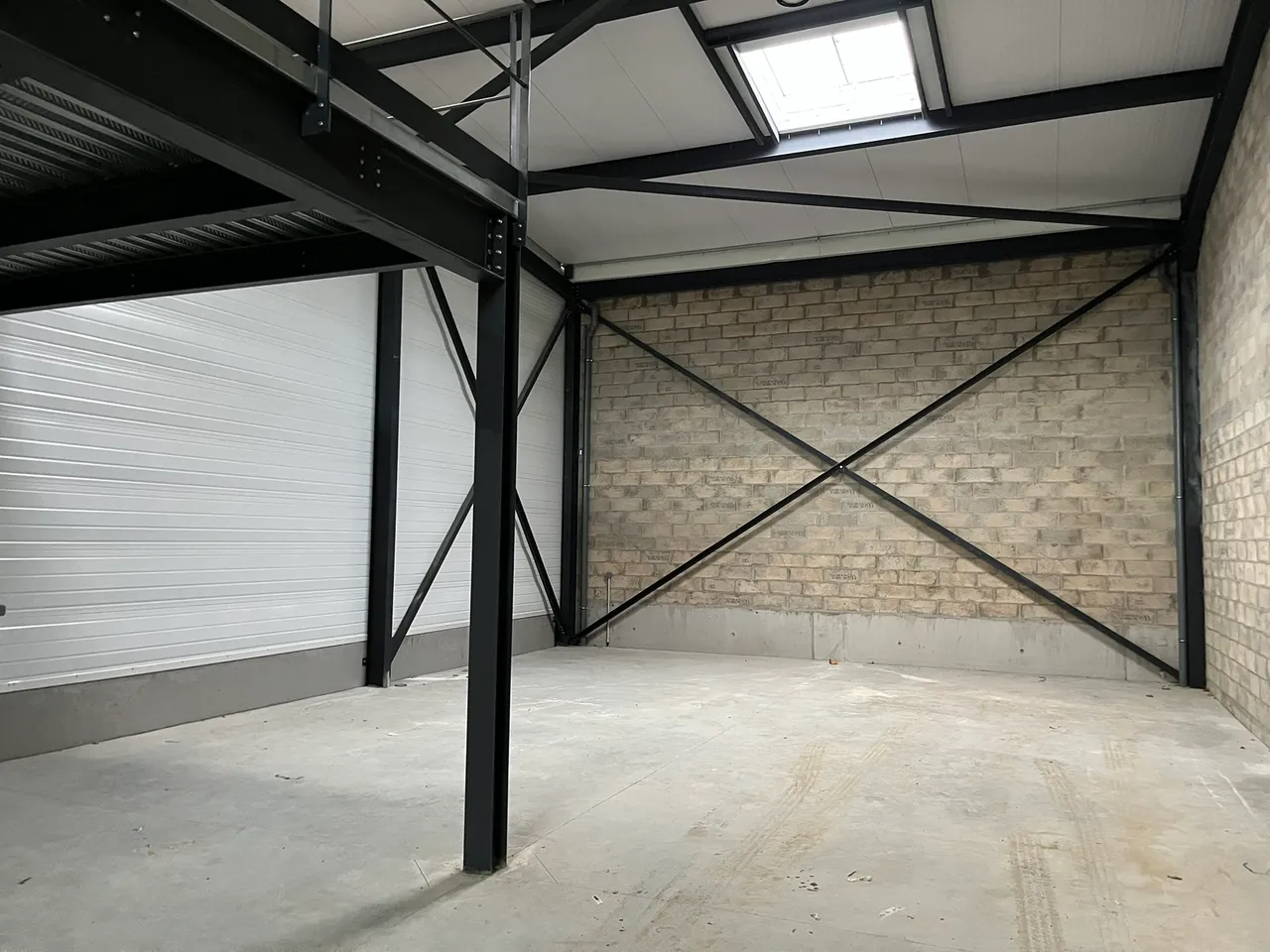 logistics - Activity Facility For Rent - gallery - 2
