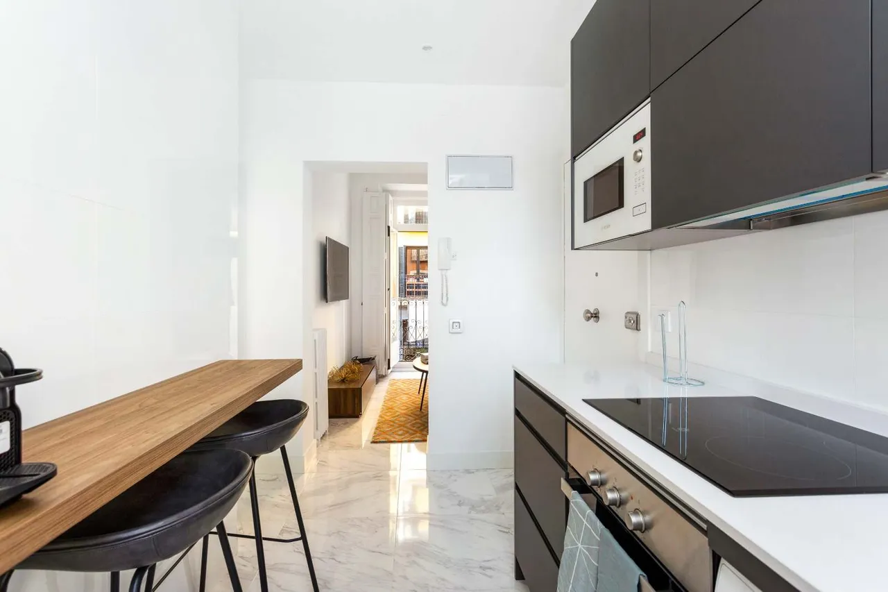living - 68m² apartment for rent in Argüelles, Madrid - gallery - 7