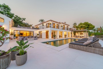living - 734m² house / villa with 492m² terrace for sale in Golden Mile - featured